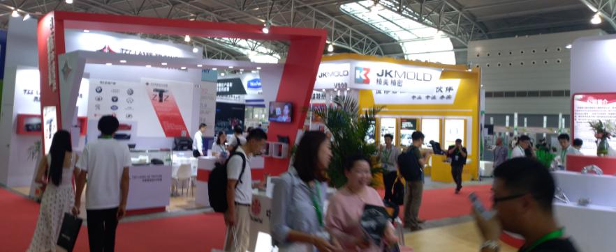 水蜜桃免费视频參觀上海國際汽車內飾與外飾展覽